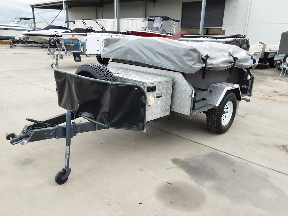 2010 EZYTRAIL BUCKLAND CAMPER TRAILER - NO RESERVE 