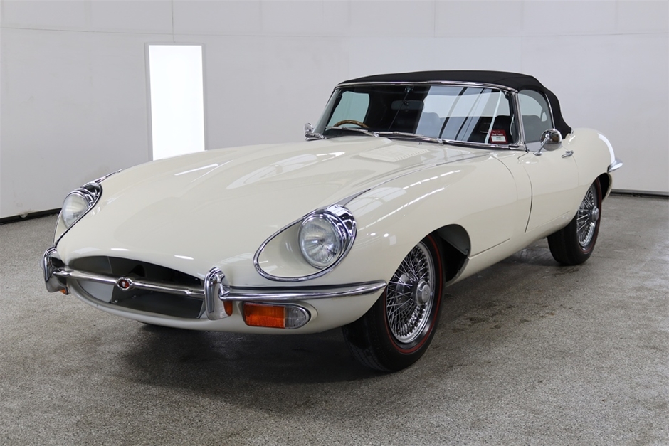 1970 Jaguar E-Type Series 2 Convertible Roadster (Import)