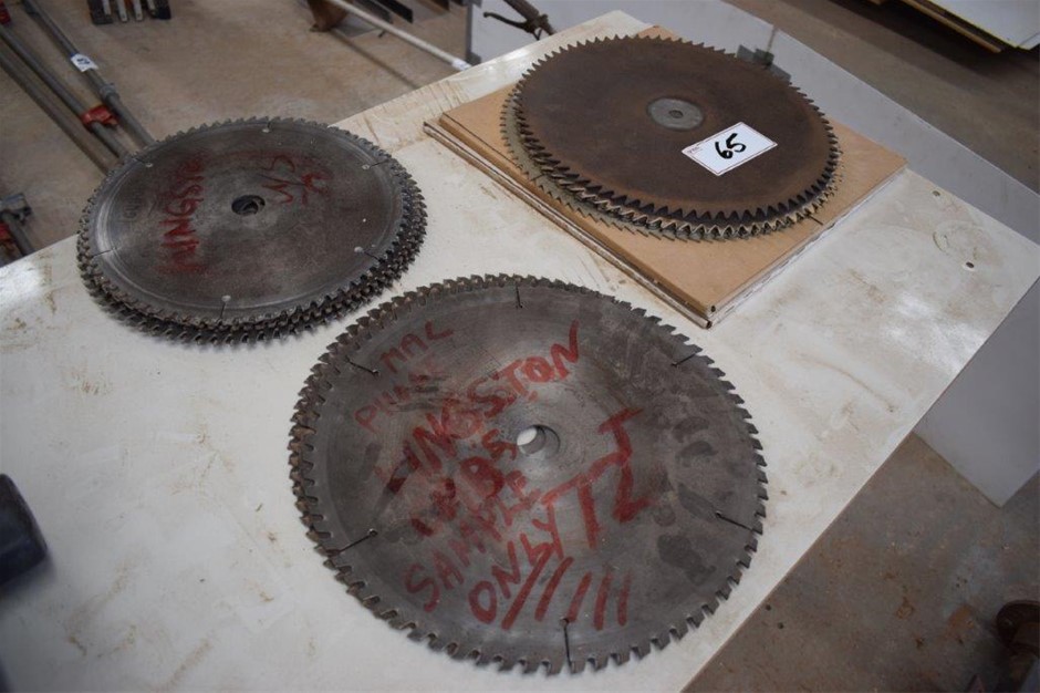 Lot Of 17 Serviceable Panel Saw Blades Auction (0026-9052301) 