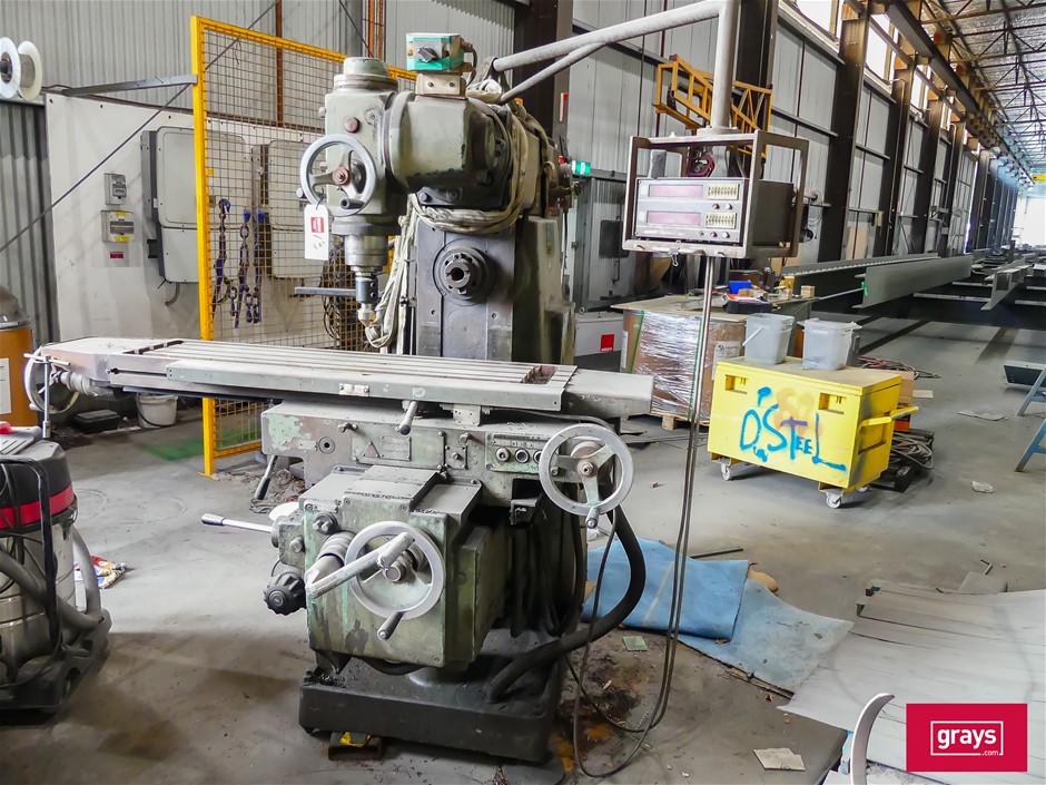 CCCP/Ctahkonmdopt Stankdimpori 6R82 Multi Axis Milling Machine