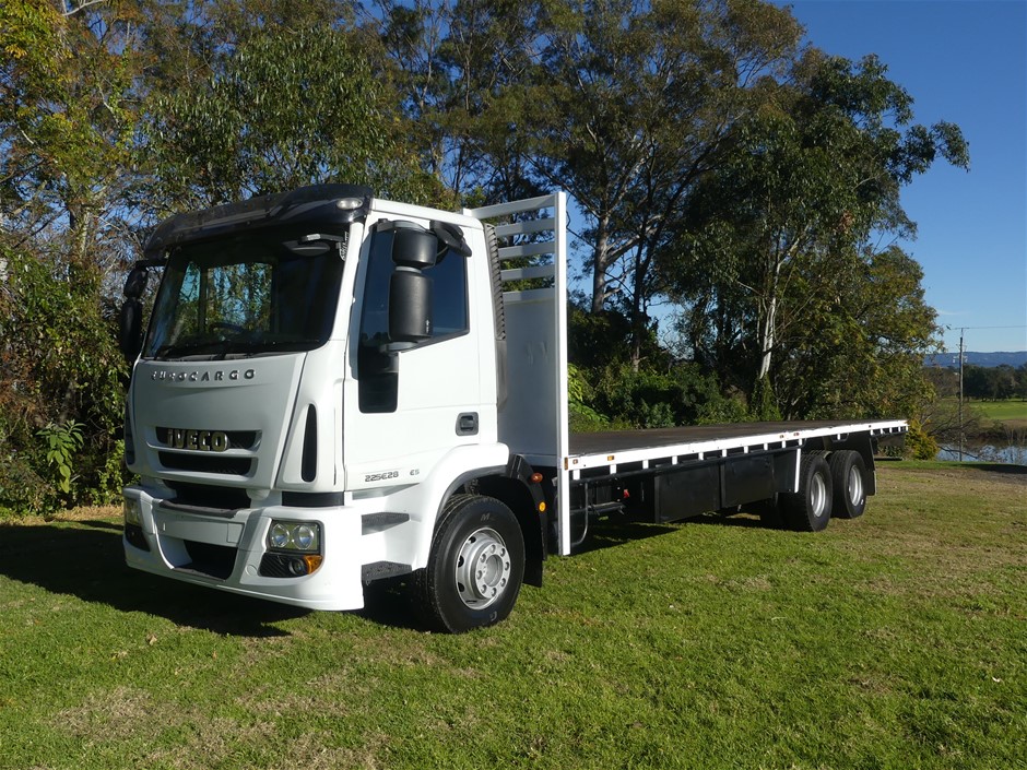2013 IVECO ML225 Truck E28/P 6X2 6.54M