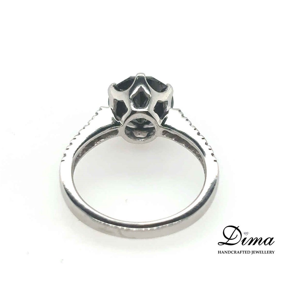 18ct White Gold Dress Ring