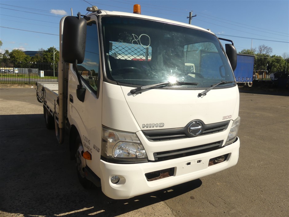 <p>2014 Hino  300 4 x 2 Tray Body Truck</p>