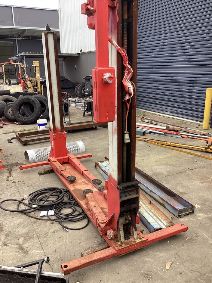 RAVAGLIOLI Truck Hoist