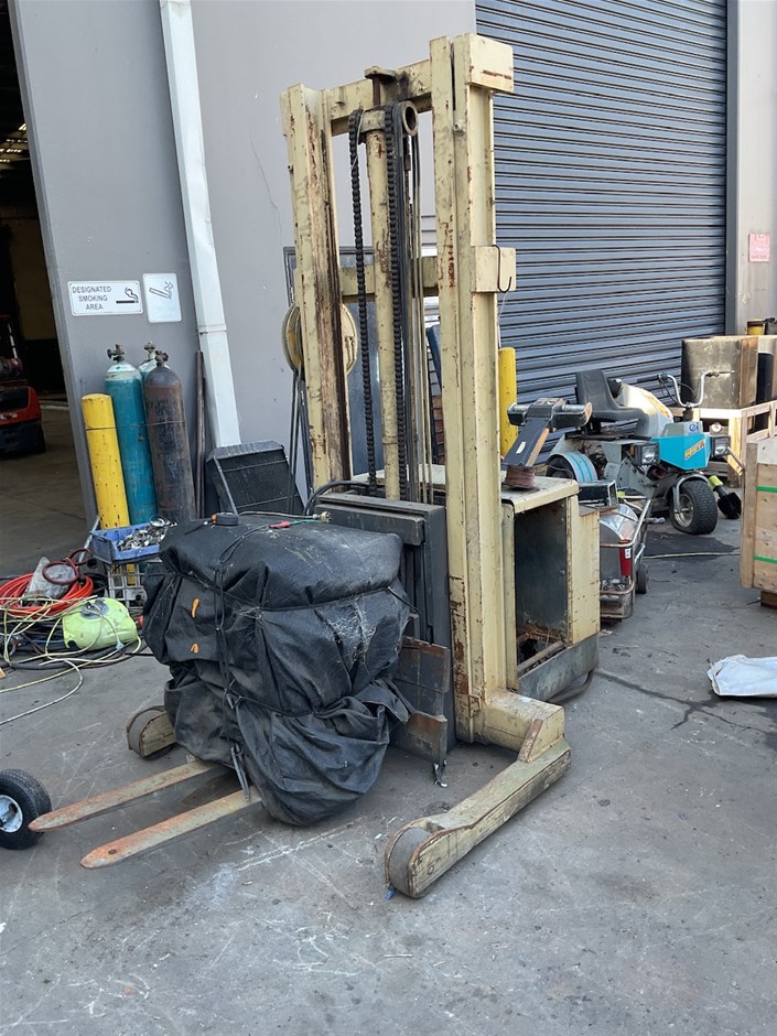 Crown  30RTL 150 Walkie Stacker