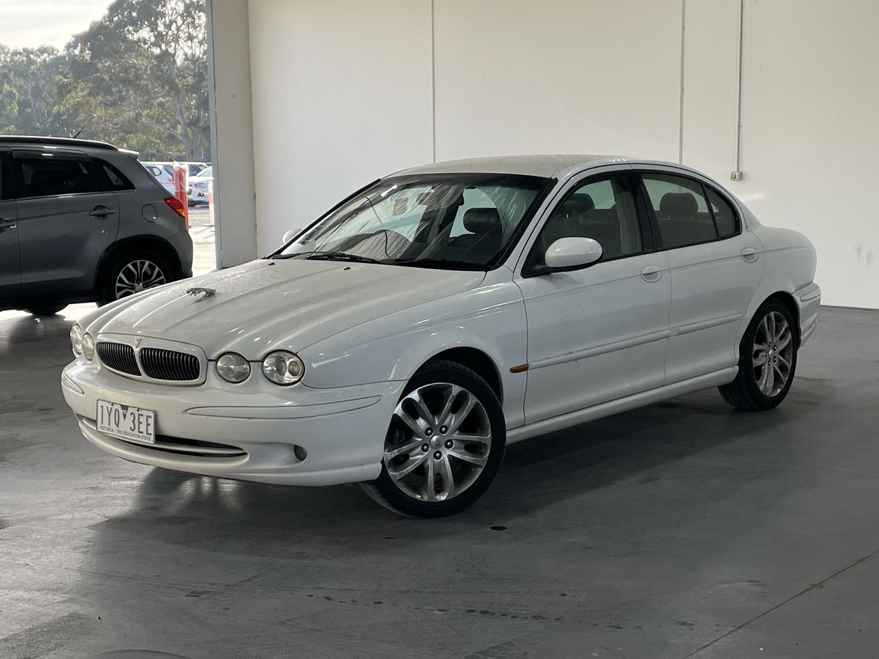 2001 Jaguar X-TYPE 2.5 SE X400 Automatic Sedan