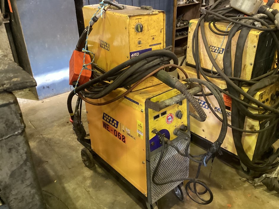 WIA Weldmatic 395 Welder with 4RD Wire Feeder