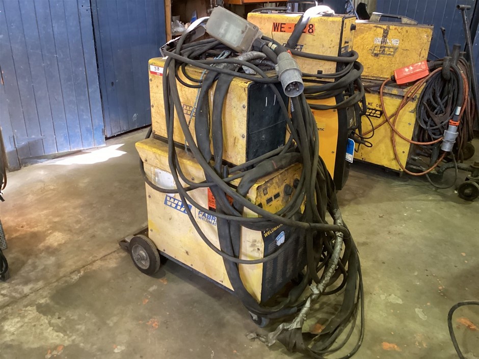 WIA Weldmatic Fabricator Welder with W66 Wire Feeder