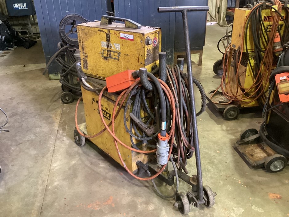 WIA Weldmatic 395 Welder with Wire Feeder
