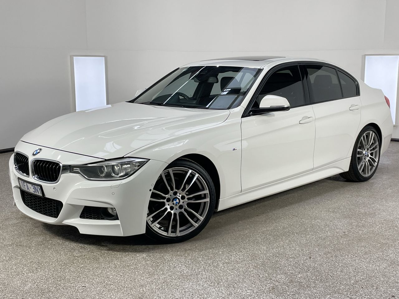2015 BMW 3 Series 320i F30 Automatic - 8 Speed Sedan