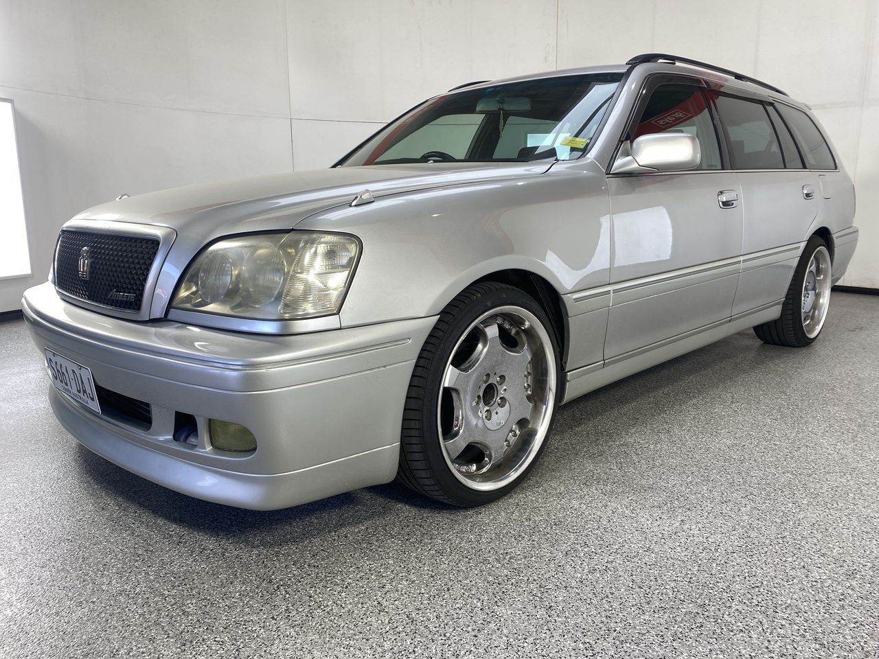 2000 Toyota Crown Wagon Automatic Wagon - IMPORT