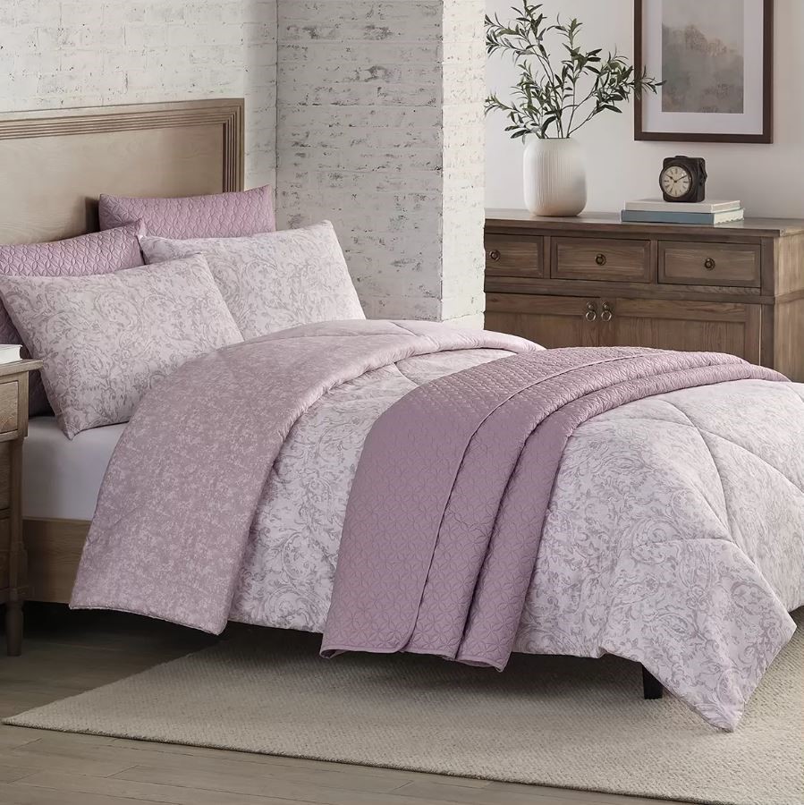 ADORN HOME 6pc Comforter & Coverlet Set, Queen, Berry Vida. NB: Damaged pac