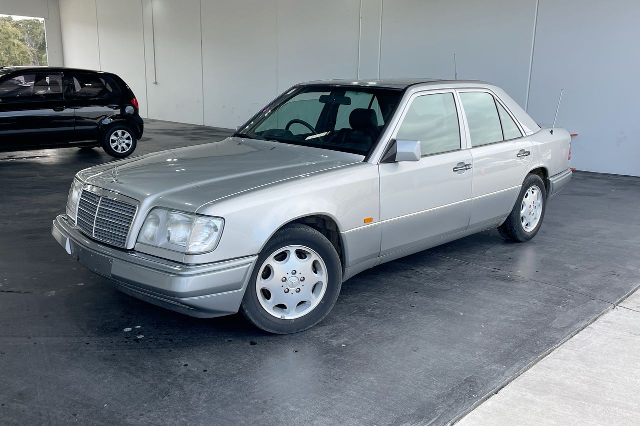 1995 Mercedes Benz E320 W124 Automatic Sedan
