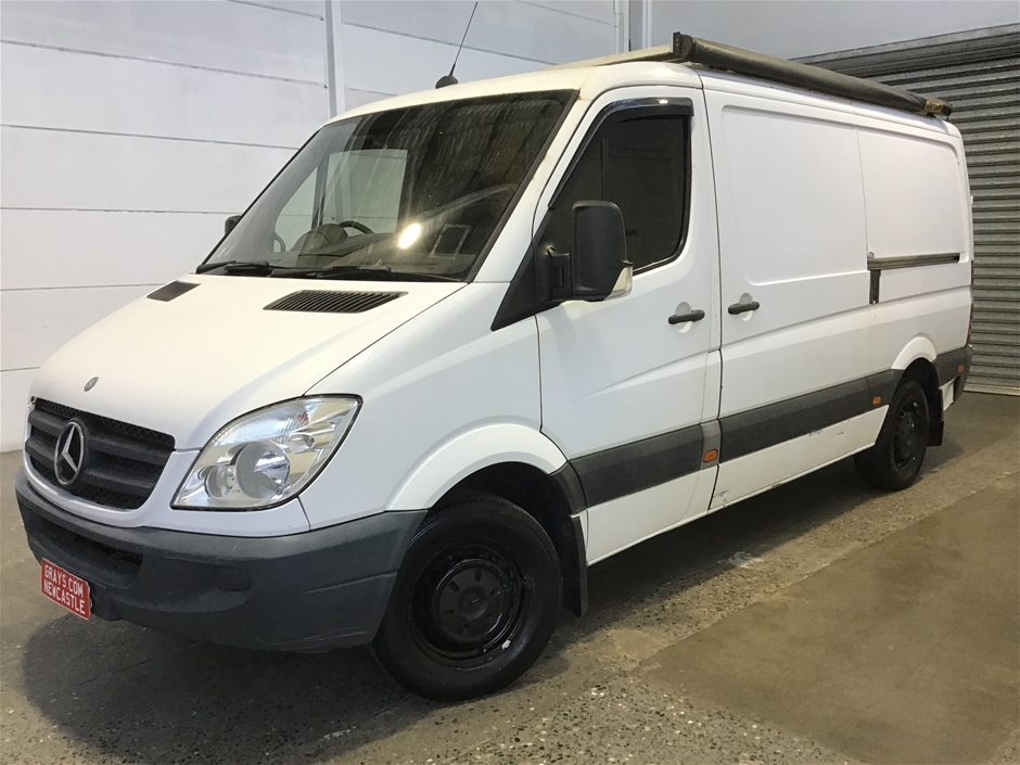 Mercedes Benz Sprinter 311CDI MWB S/ROOF Turbo Diesel Manual Van