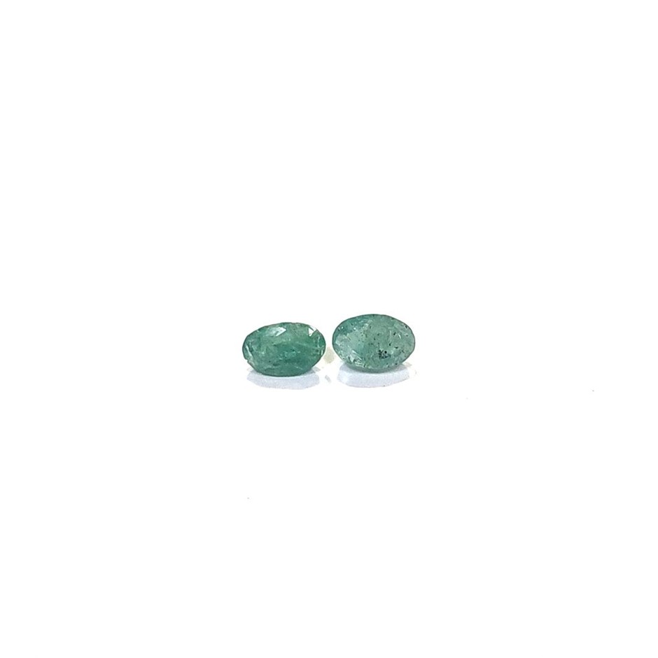 0.72 Ct - 2 Pcs Emerald