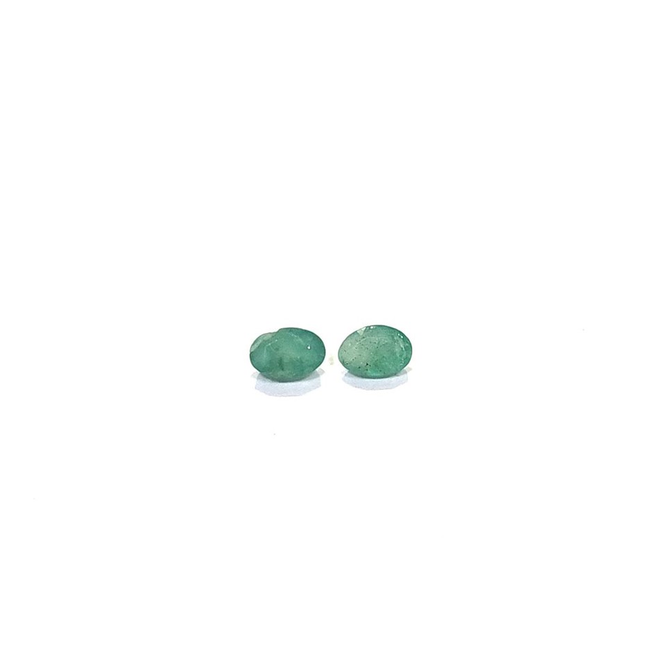 0.68 Ct - 2 Pcs Emerald