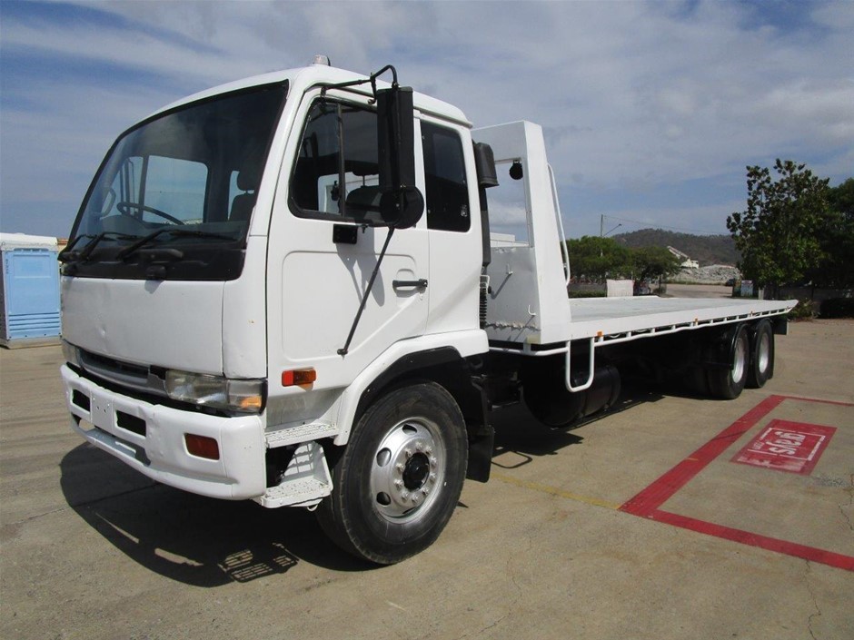 1996 UD Nissan 6x2 Tilt Tray Truck & Tilting Quick Hitch