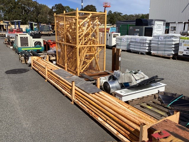Qty Of Temporary Fencing Stands And Poles Auction (0018-9057159 ...