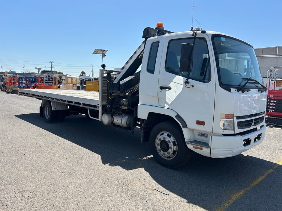 2010 Mitsubishi FM 600 Truck & Terex Ride On Concrete Trowel