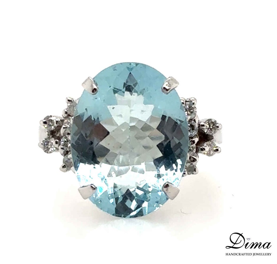 18ct White Gold 7.57ct Aquamarine and Diamond Ring