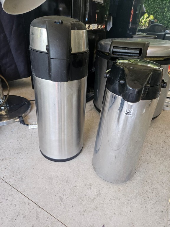 2x Stainless Steel Vaccum Insulated Table Top Beverage Dispensers