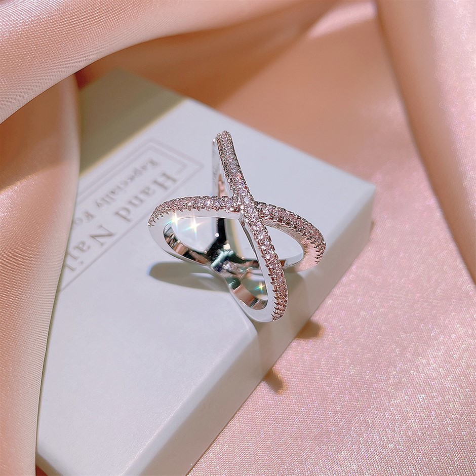 Elegant 18K Triple White Gold plated Lab Simulated Diamond Ring Size 7