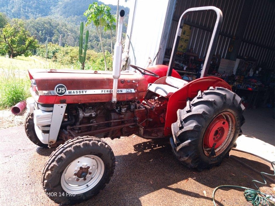 Massey Ferguson 135 Tractor