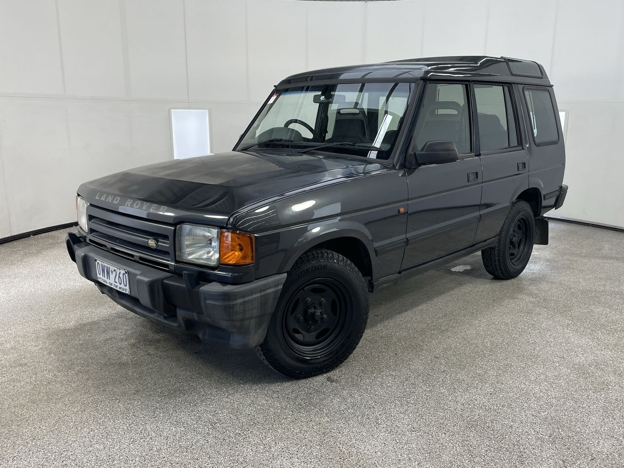 Land Rover Discovery S (4x4) Manual Wagon