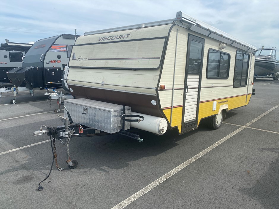 1985 Viscount Regency Caravan