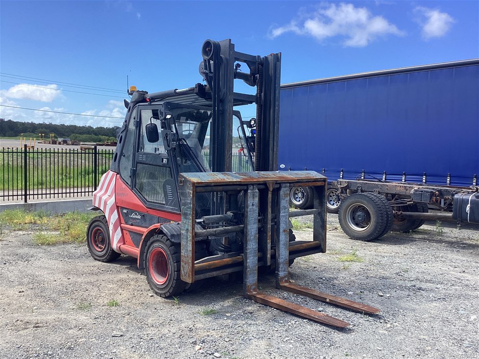 No Reserve - Forklifts, Pallet Trucks, Man Lift & Sweeper!