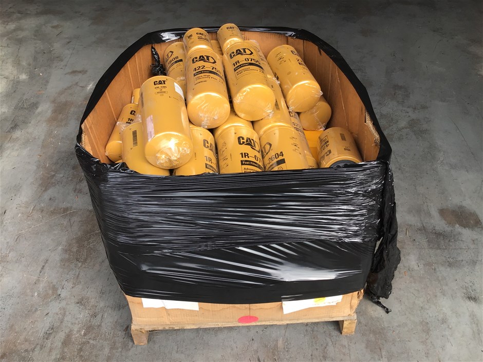 Quantity of assorted caterpillar filters