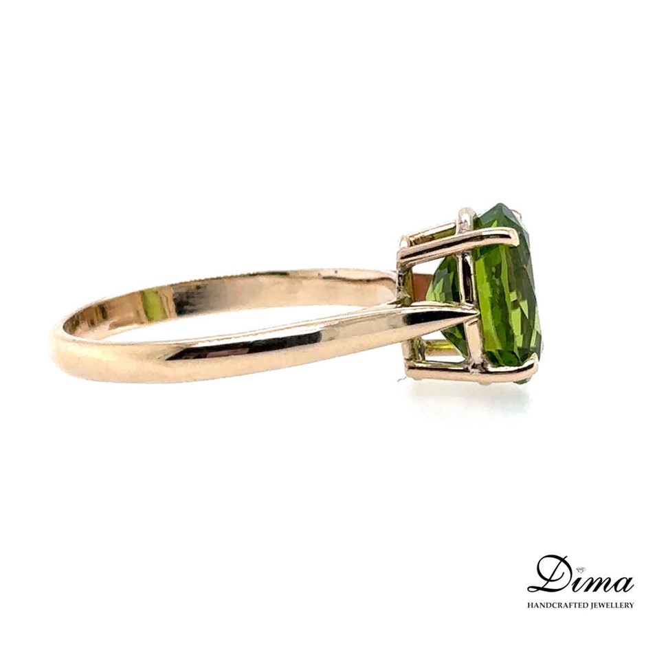 9K Yellow Gold Peridot  Ring