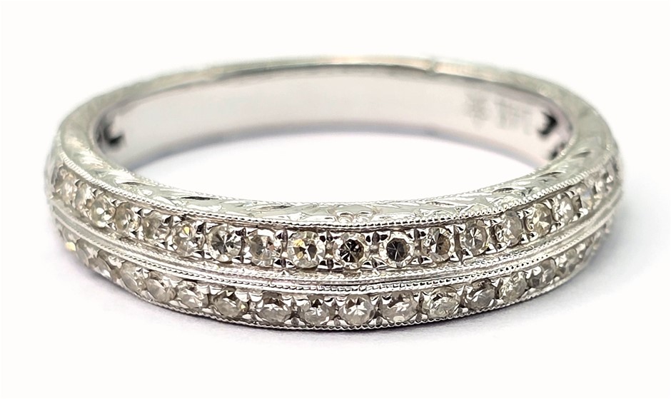 No Reserve 14 Carat White Gold Ring With 38 Diamonds