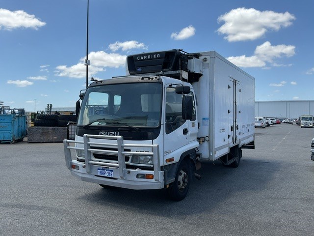 2006 Isuzu F3 FFR550 4 x 2 Refrigerated Body Truck