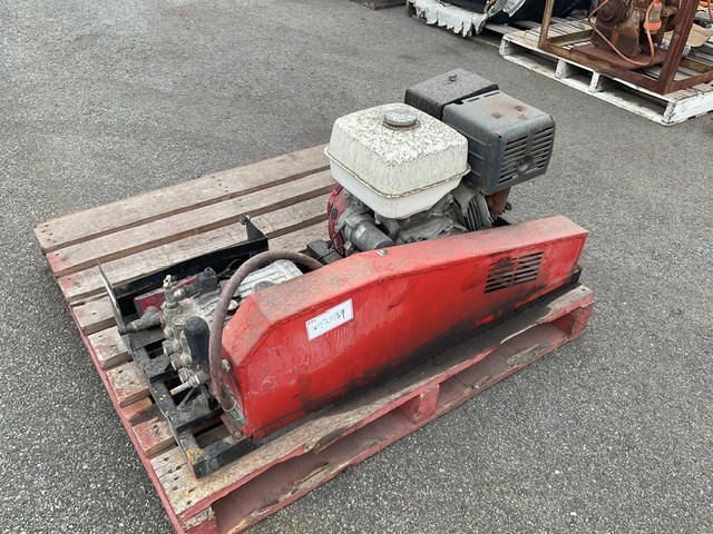 <p>Petrol Powered Pressure Washer </p>