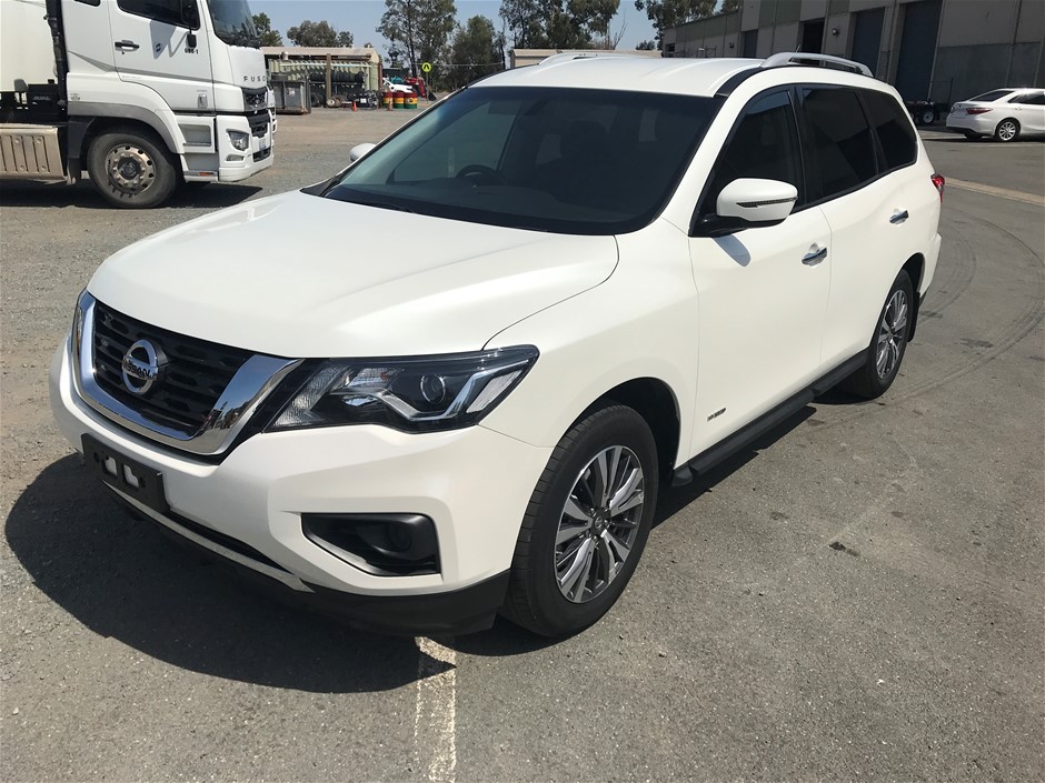 Council Auction - 2017 Nissan Pathfinder ST SUV