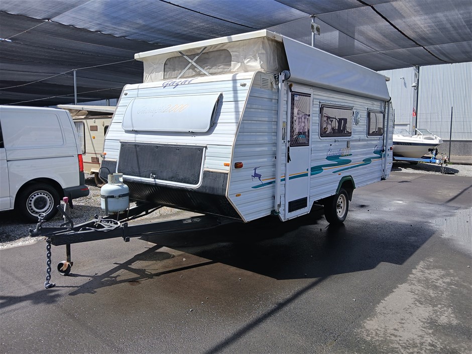 2000 Gazal Champion Caravan