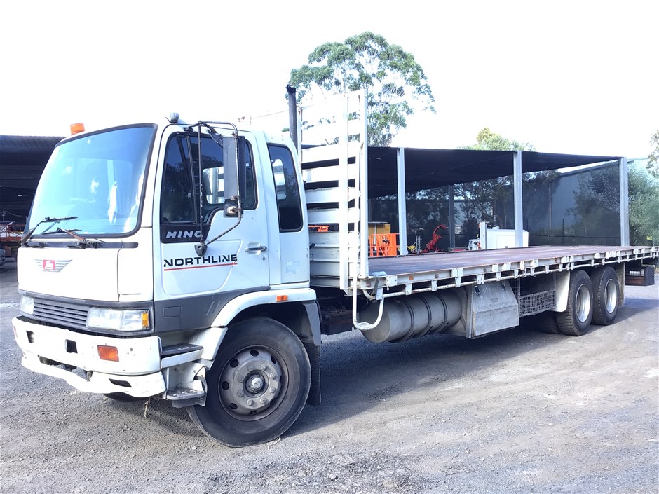 1993 Hino FE3H 6 x 4 Tray Body Truck