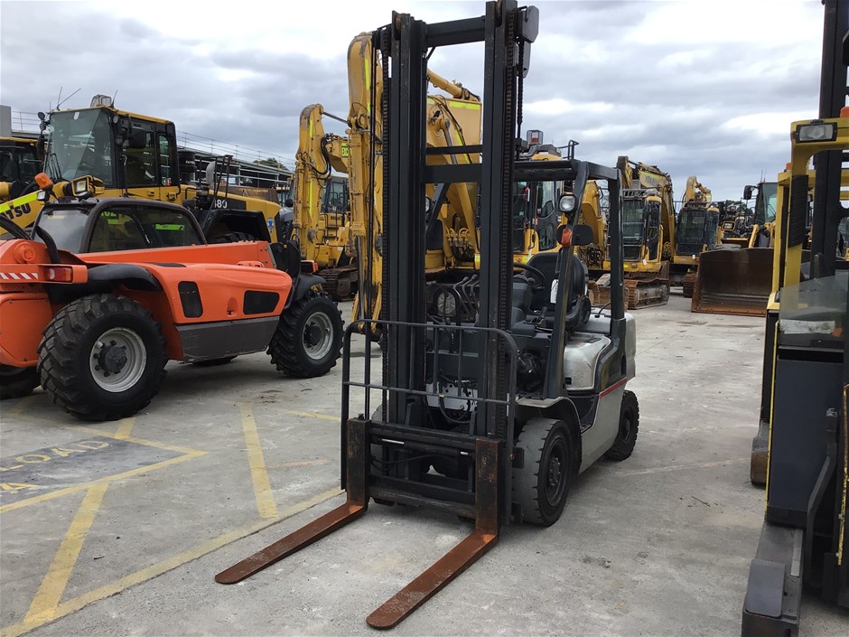 Counter Balance Forklifts, Man Lift & Sweepers