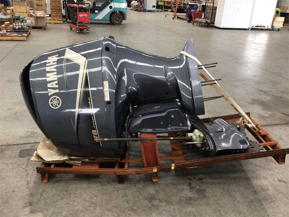 Yamaha V8 F350 Engine 