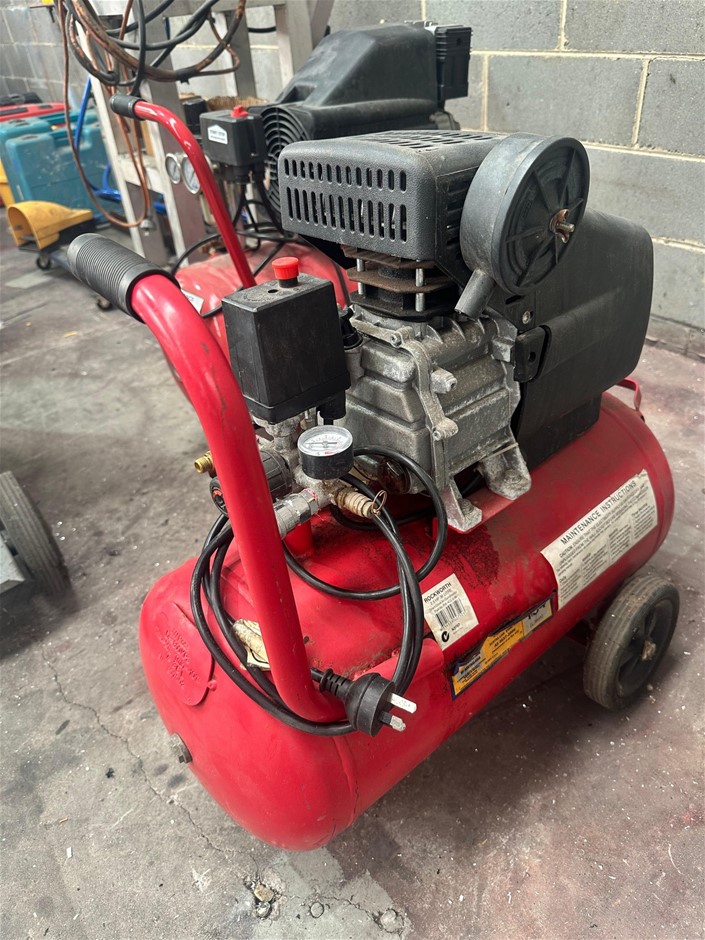 Air compressor - Red (rockworth 2.5HP 36L) - OLD EQUIPMENT / NOT TESTED ...
