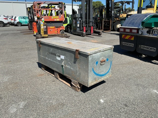 Fabricated Metal Toolbox Auction (0066-9058219) | Grays Australia