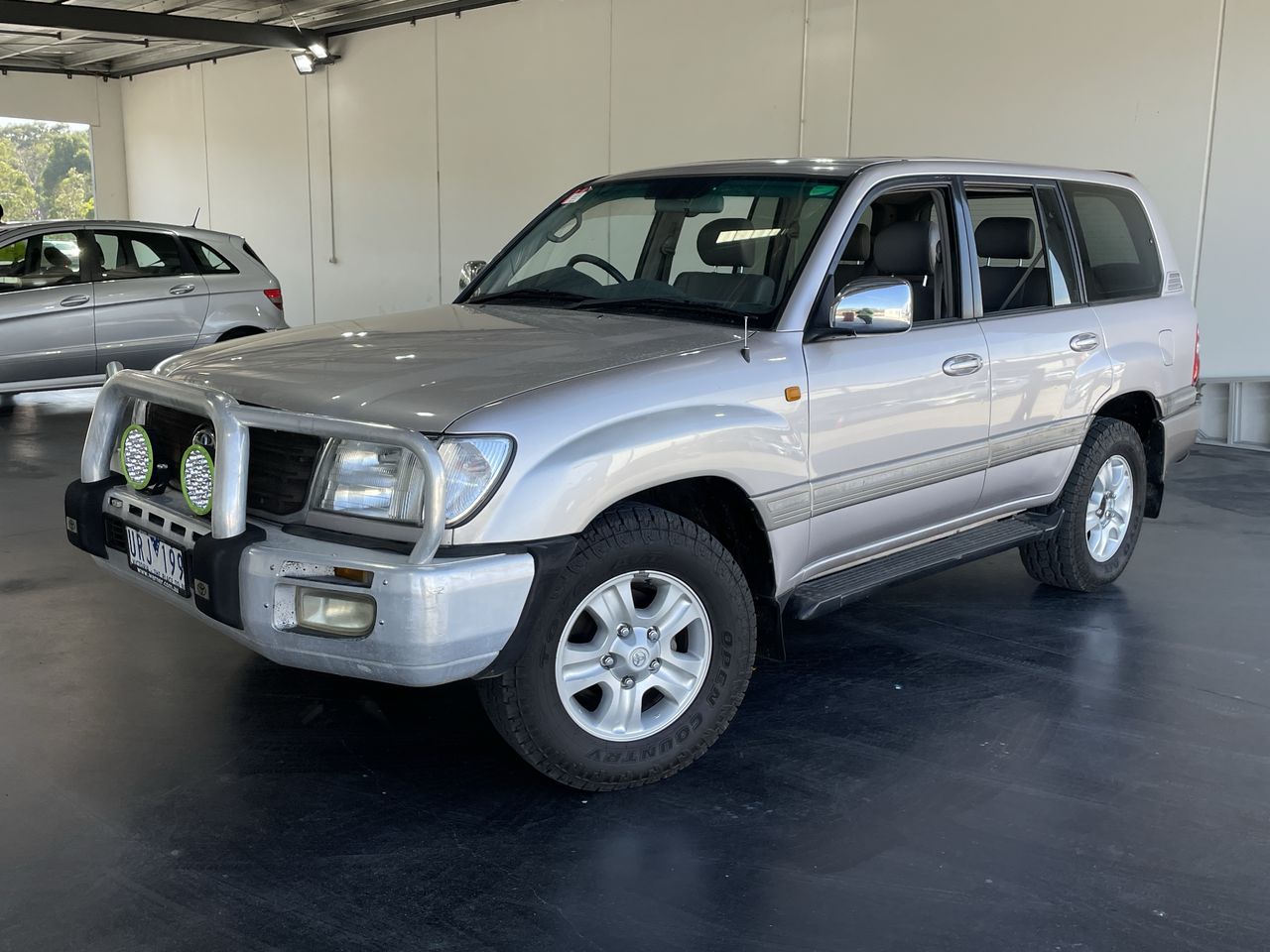 2003 Toyota Landcruiser Sahara (4x4) UZJ100R At 8 Sts Wagon