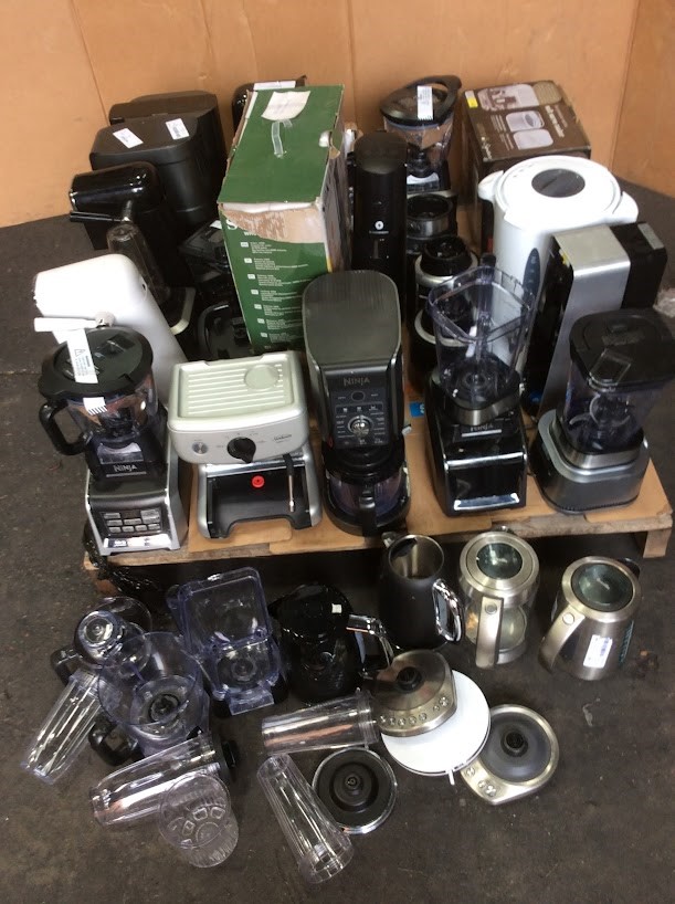 Assorted Appliances & Power Tools 