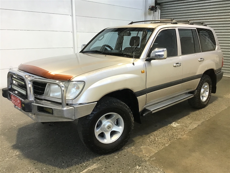 1999 Toyota Landcruiser RV (4x4) FZJ105R Automatic 8 Seats Wagon