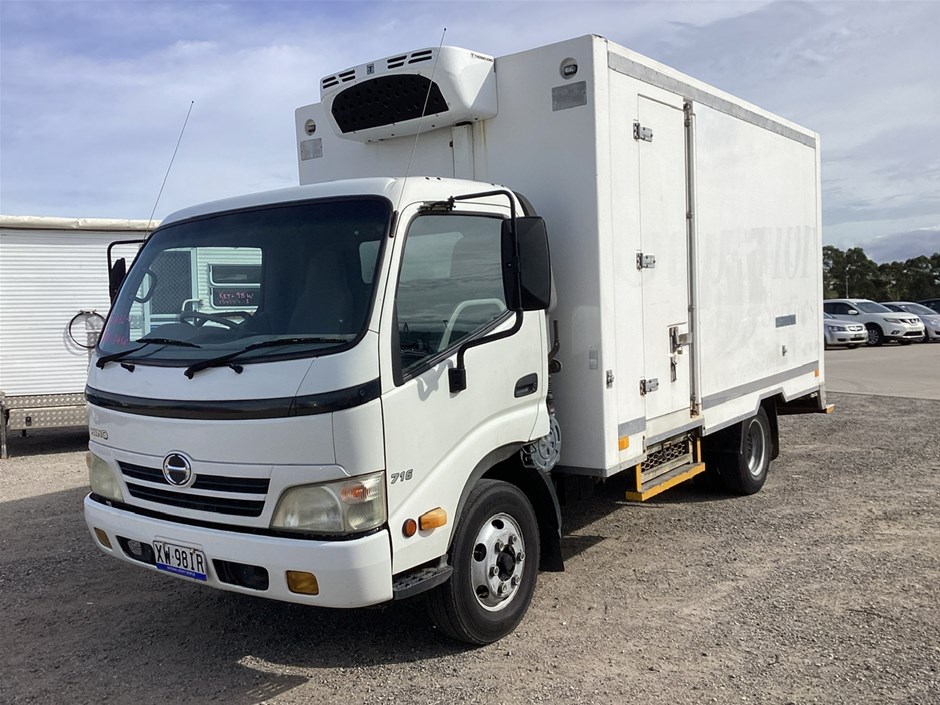 No Reserve 2010 HINO 300 Series 4x2 Refrigerated Body Truck