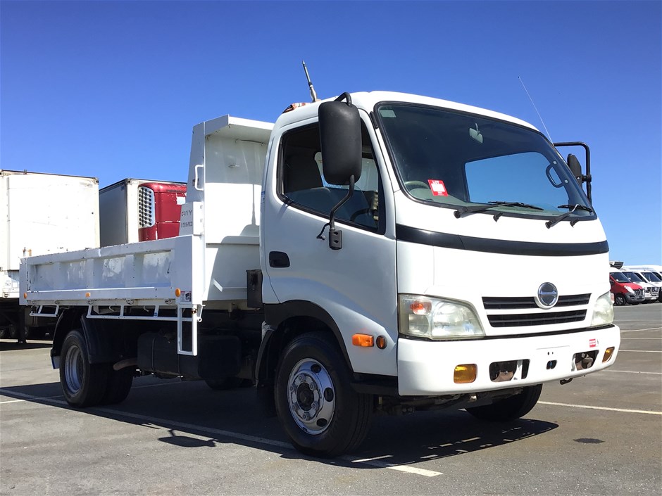 2011 Hino 300 Wide Cab 4 x 2 Tipper Truck (Ex. Corp)