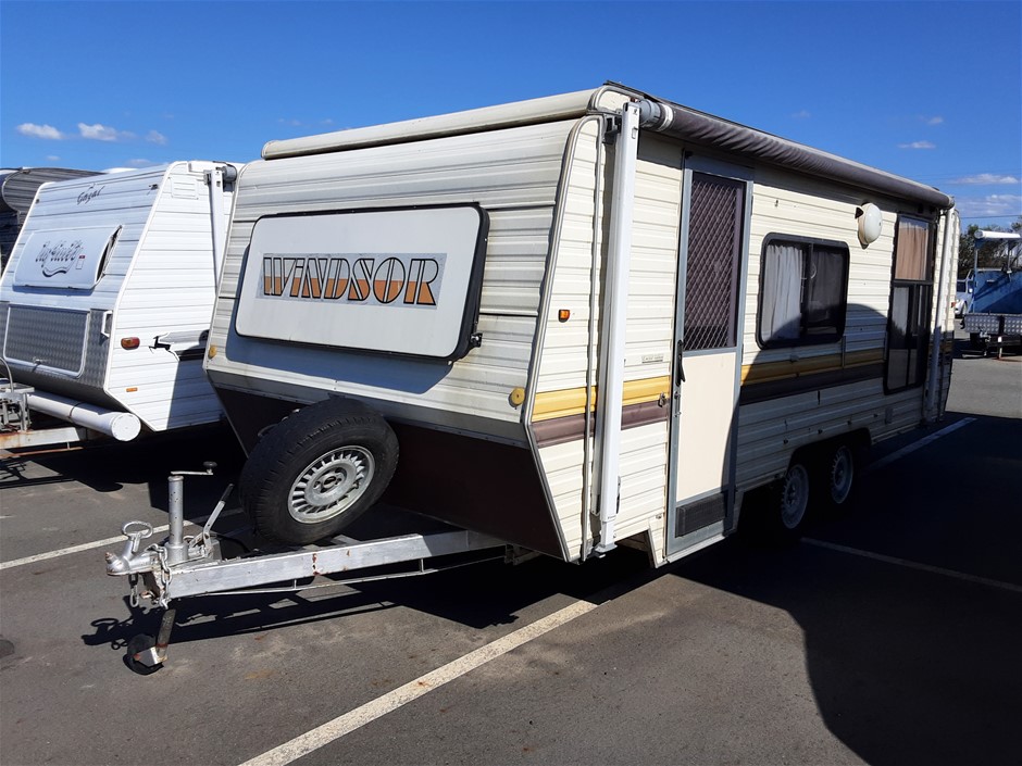 1988 Windsor Caravan