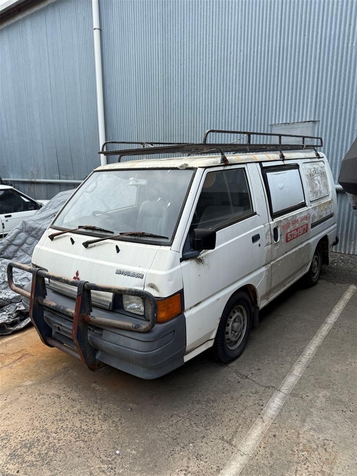 1991 Mitsubishi Express RWD Manual - 5 Speed