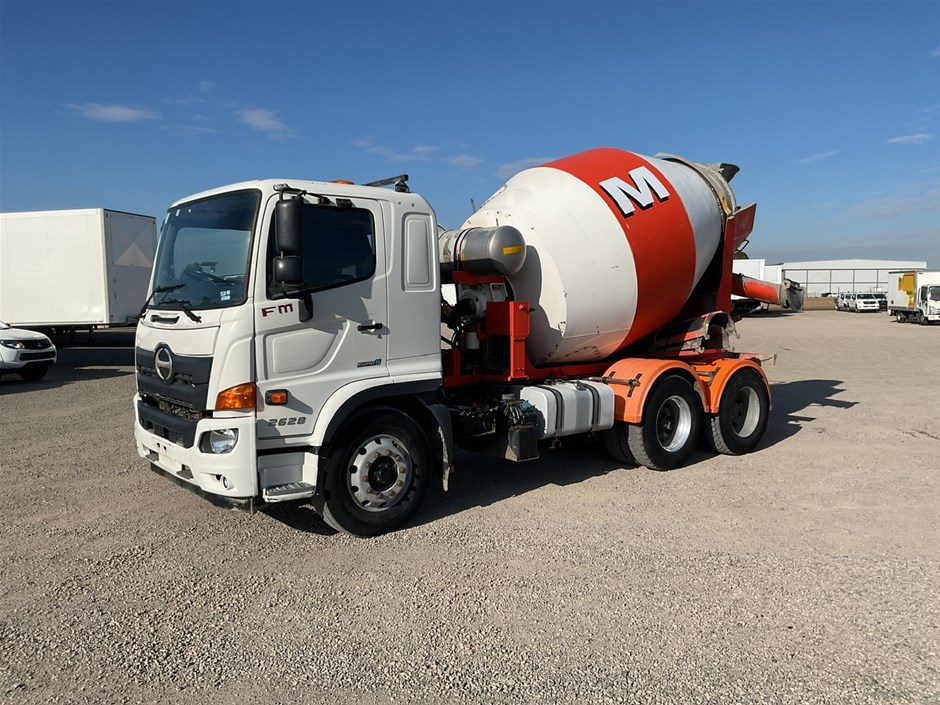 2018 Hino  FM 6 x 4 Concrete Agitator Truck